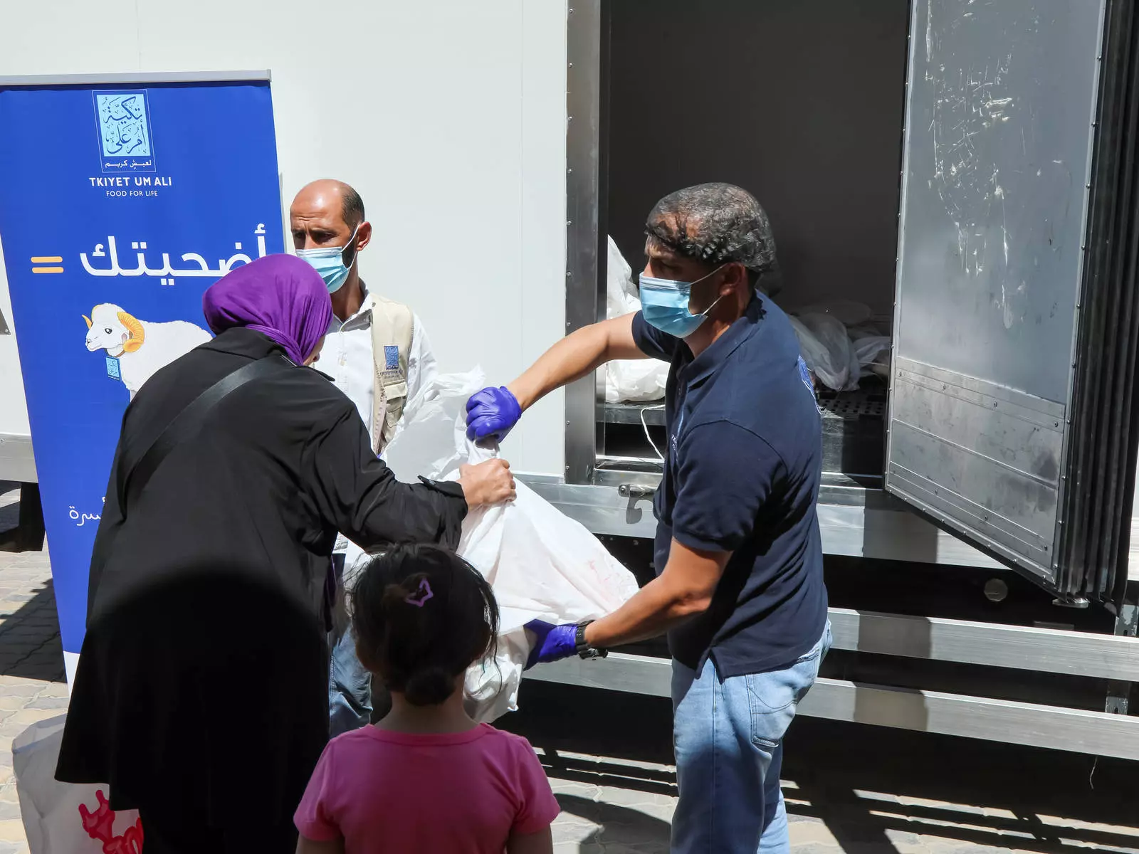 Tkiyet Um Ali Distributes Adahi Meat to 3,480 Families on the Second Day of Eid Al-Adha.