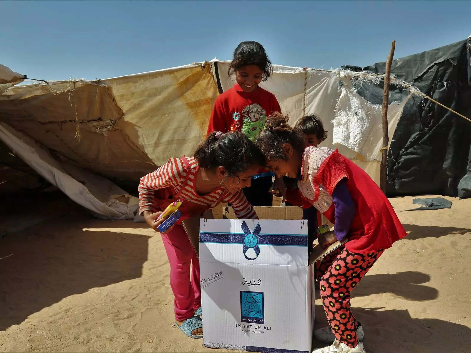 Tkiyet Um Ali Distributes 362,293 Food Parcels to Families in Need during 2018